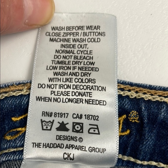 Girls Levi's Jean Shorts Distressed Gem Buttons Adjustable Waist Size 12 - Picture 15 of 15